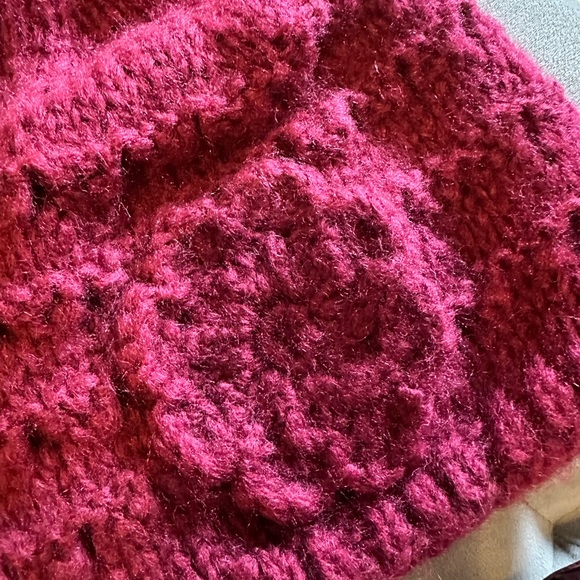 Handmade Wool hat in maroon color with  change pouch with two zippers! - Picture 2 of 4